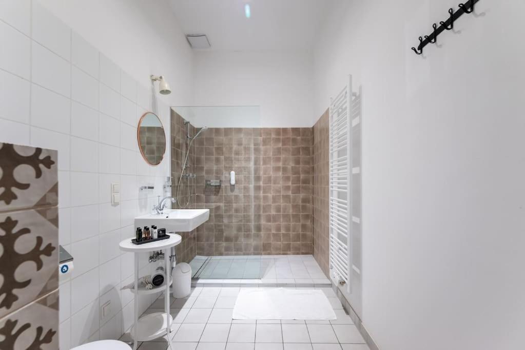 شقة Sleek 1Br Flat Near Center By Hm فيينا المظهر الخارجي الصورة